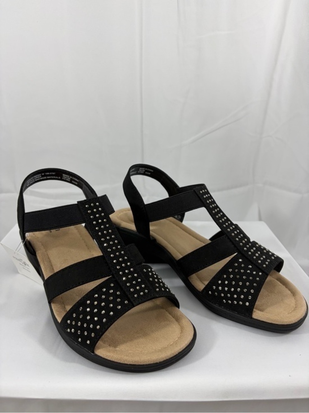 NWT East 5th Women's Size 8.5W Black Studded Comfort Sandals